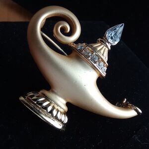 AJC Gold tone Magic Lamp Brooch Pin with Crystals